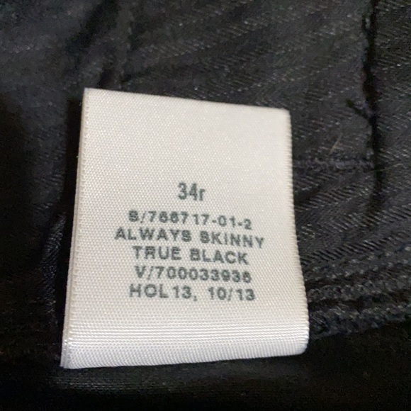 NWOT Gap Velvet Skinny - Picture 3 of 4